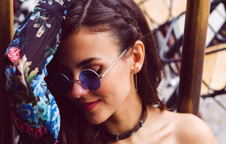 小鲜肉演绎的大Logo风格