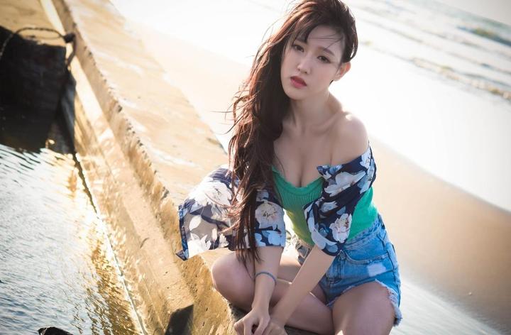 婷婷色天使与虚拟现实