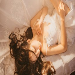 揭秘《乱女1一7第一章乱女小丹》的背后故事与启示